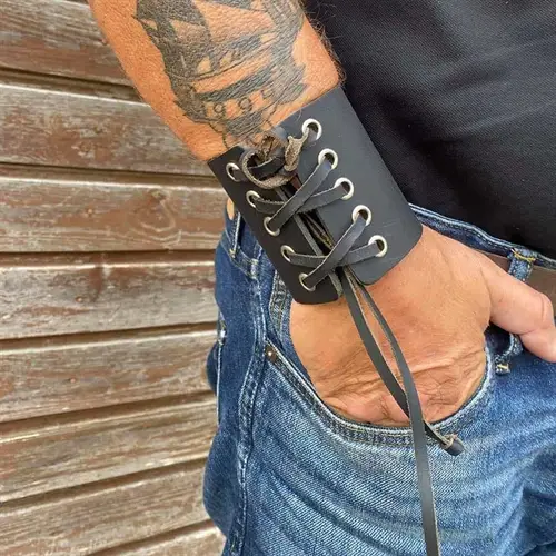 Rock Læderarmbånd Sort
