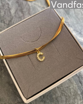 Annebrauner Snake Letter Halskæde 18k Guldbelagt