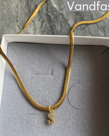 Annebrauner Snake Letter Halskæde 18k Guldbelagt