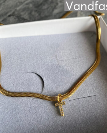 Annebrauner Snake Letter Halskæde 18k Guldbelagt