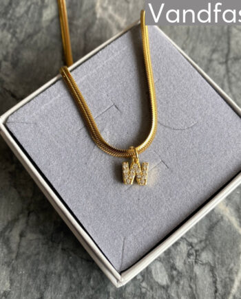 Annebrauner Snake Letter Halskæde 18k Guldbelagt