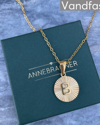 Annebrauner Sun Burst Letter Halskæde 18k Guldbelagt