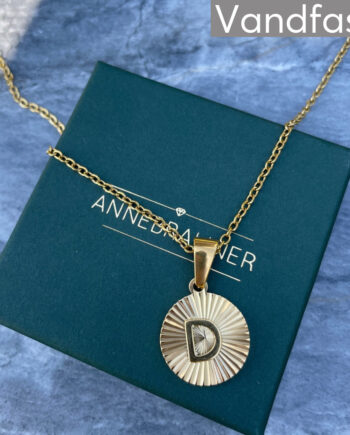 Annebrauner Sun Burst Letter Halskæde 18k Guldbelagt