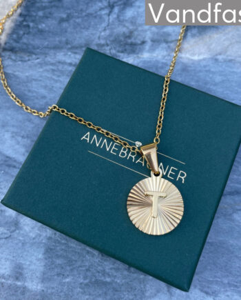 Annebrauner Sun Burst Letter Halskæde 18k Guldbelagt