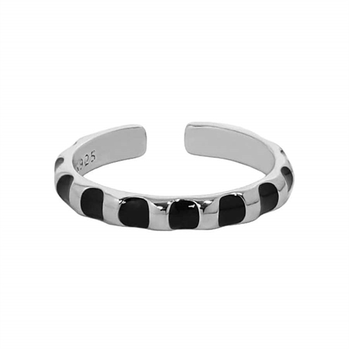 Black And Silver   Design Ring