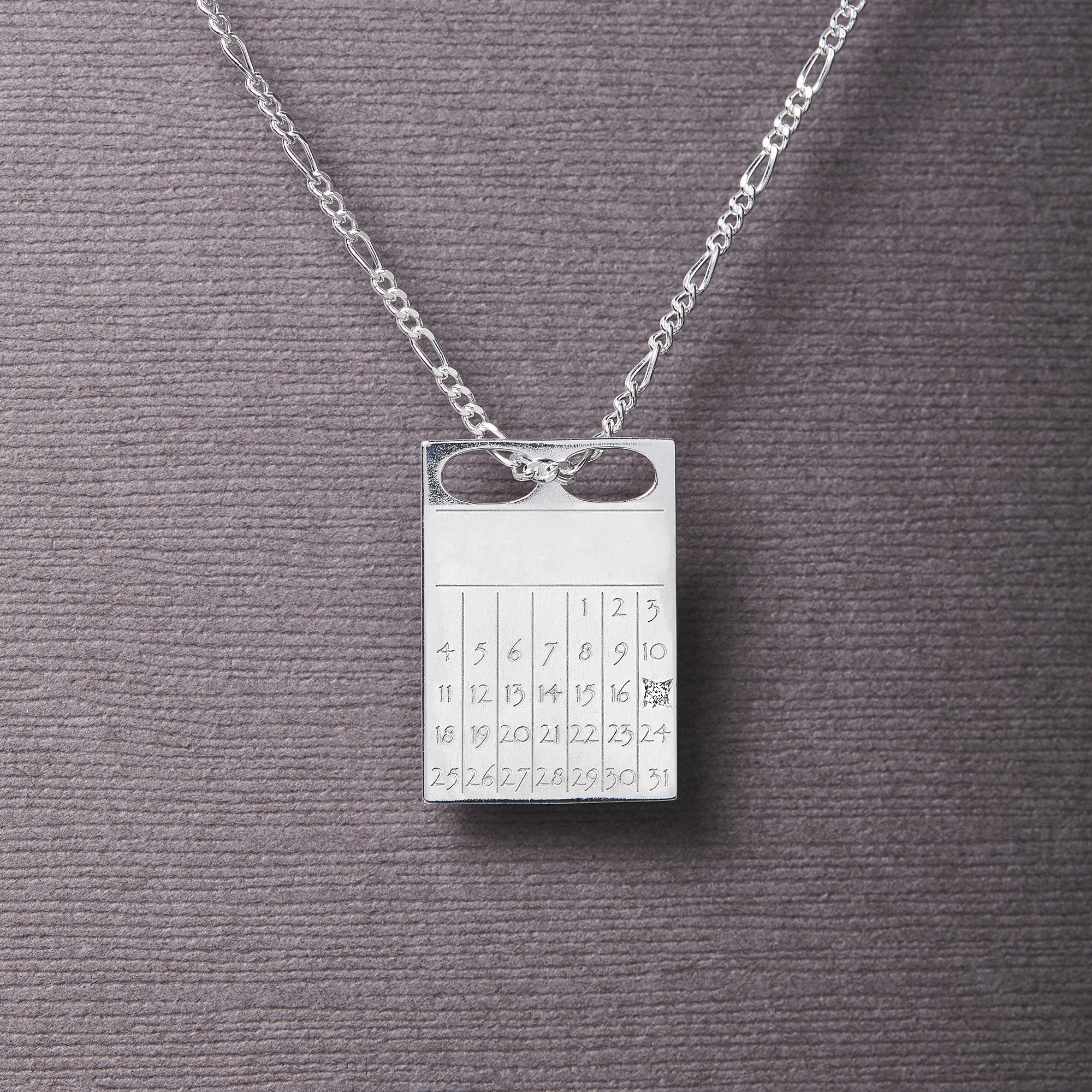 Dateplate Vedhæng Og Halskæde Uden Måned 50 Cm Sterling Sølv Med Diamant