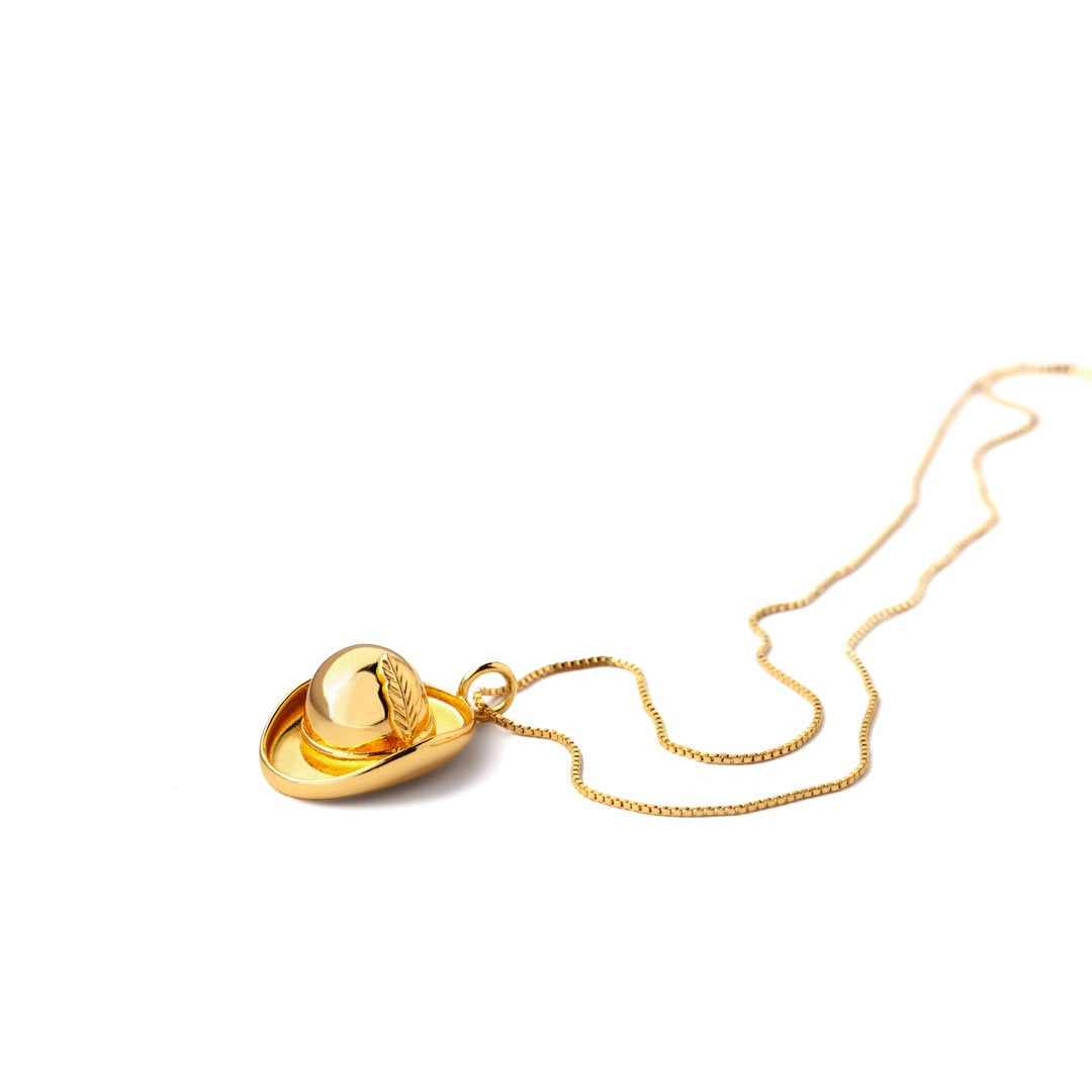 Halskæde Hat Med Fjer Vedhæng Happyhat 50 Cm Kæde 18 Karat Forgyldning