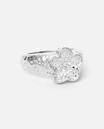 Hammered Flower Ring Sølvfarvet