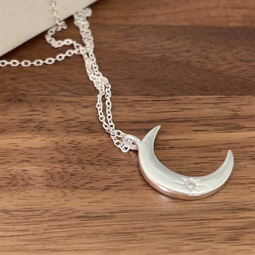 Moon Halssmykke Med Cz Sten