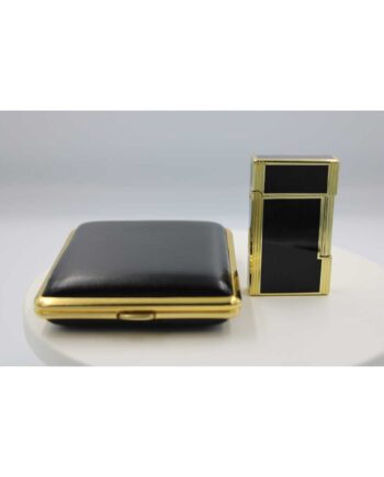 Pakketilbud Med Jean Claude Flint Lighter  Quot Dustin Quot  Sort Guld   Vom Hofe Cigaretetui   Sort Guld Og ægte Læder